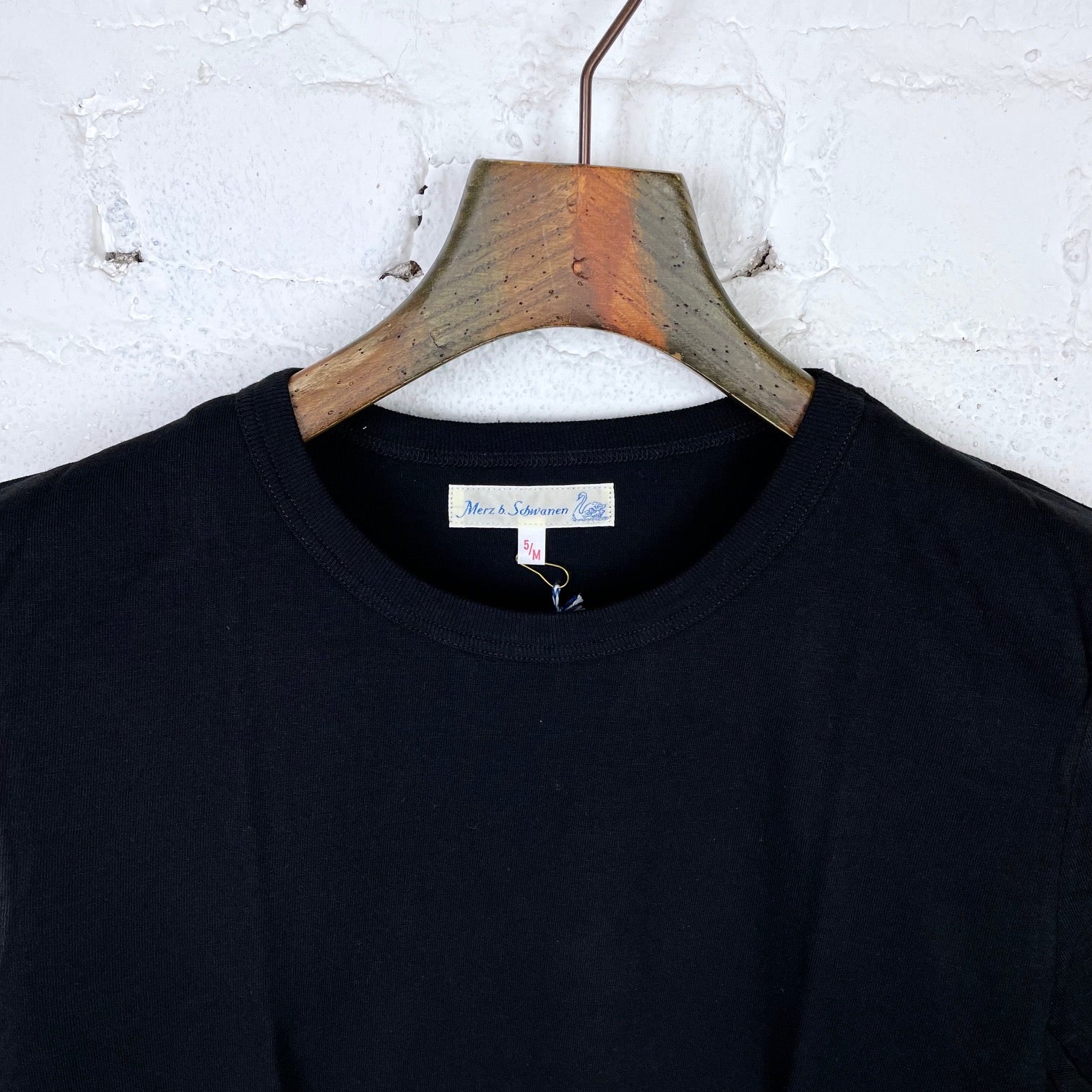 merz b. schwanen | 1950s crew neck tee black - Image 4