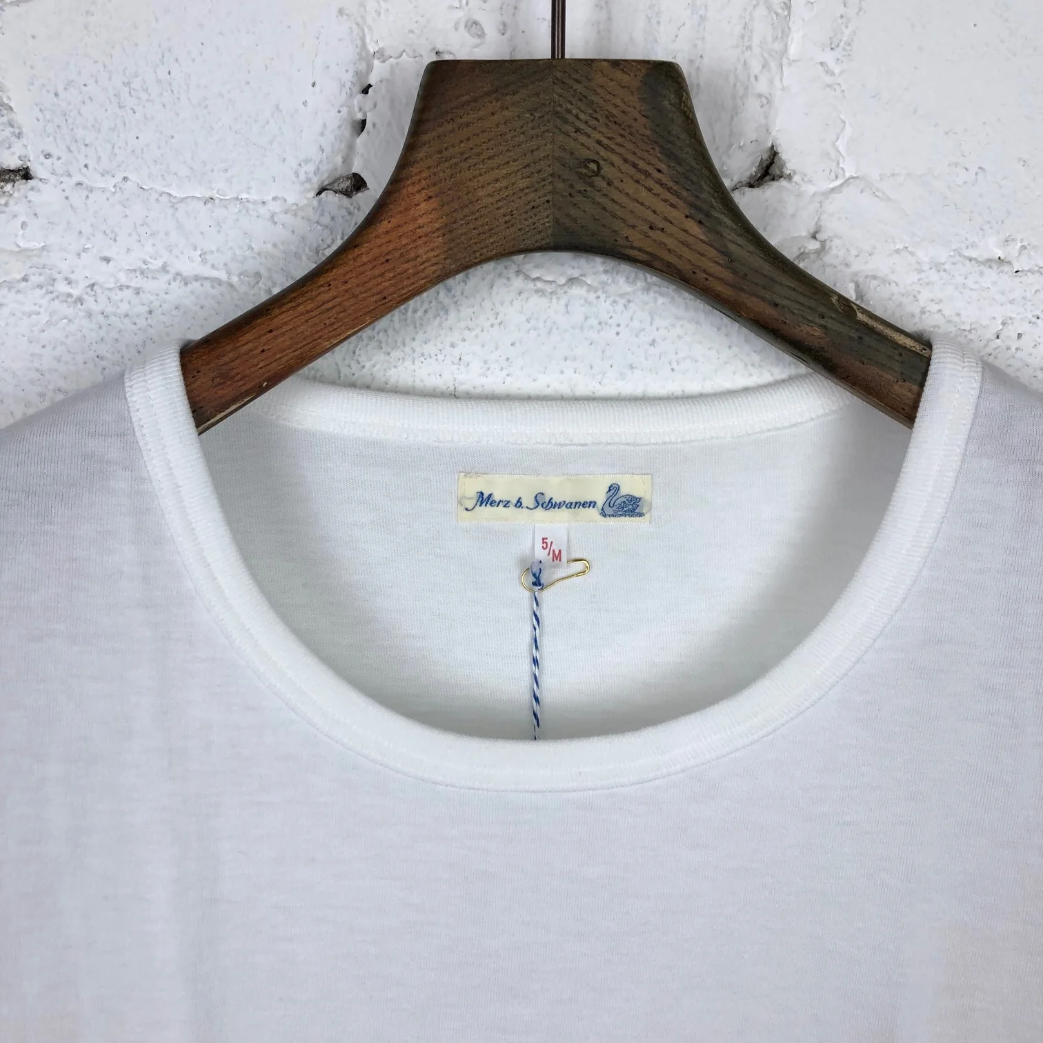 merz b. schwanen | 1960s army tee white - Image 3